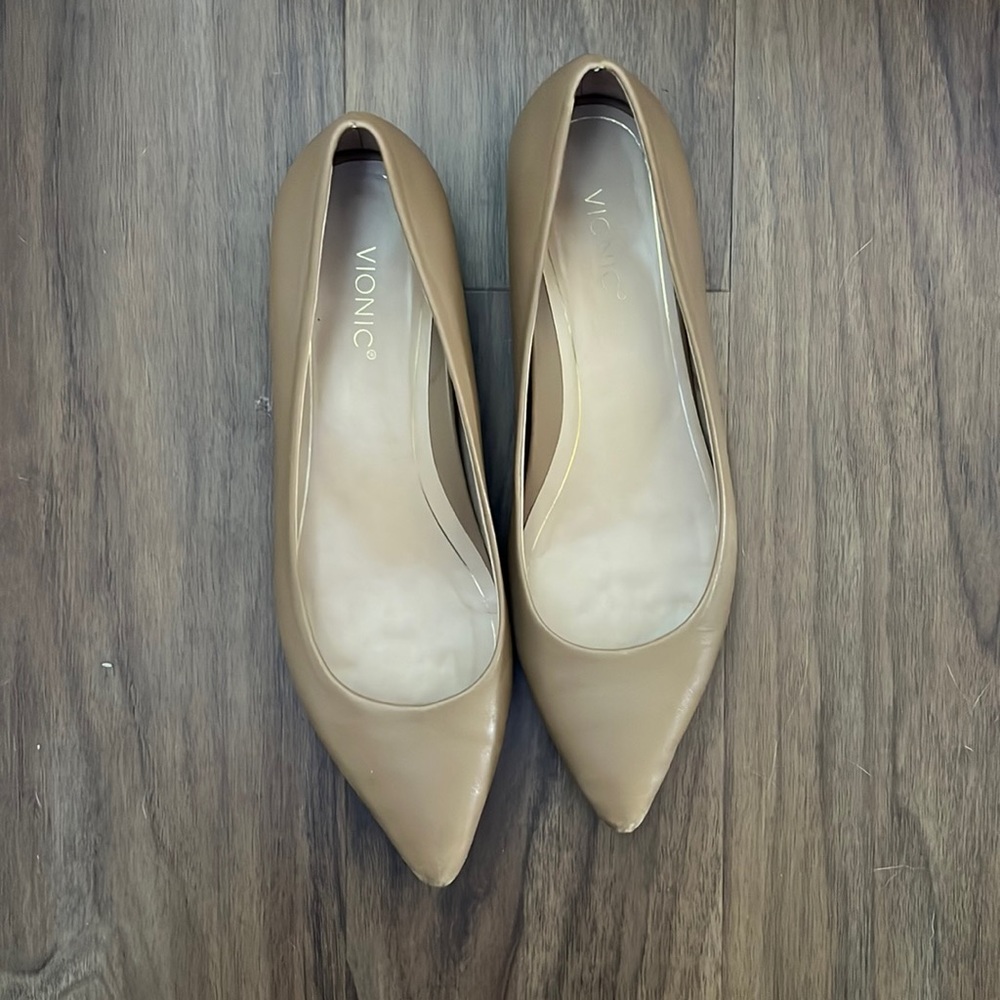 Neutral Fall Flats | Vionic Pointed Toe